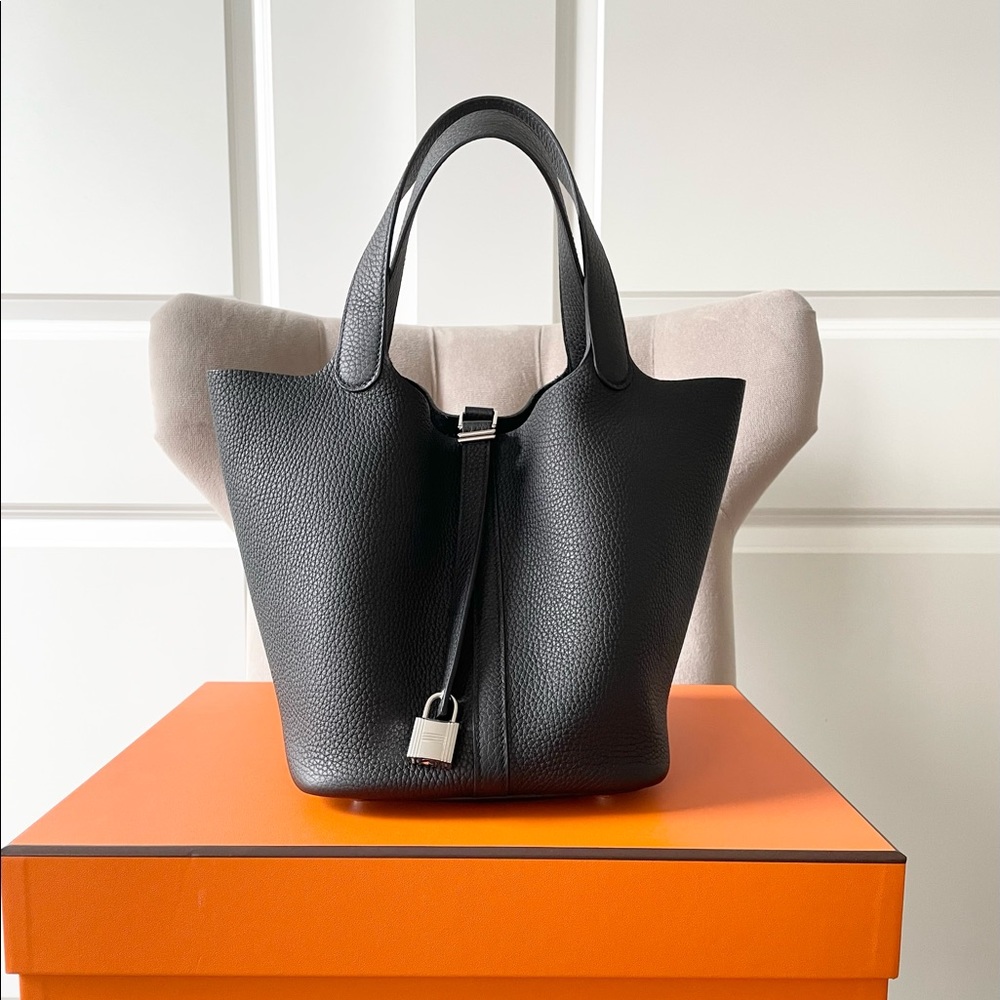 Hermès Picotin 22 MM with a Free Premium Satin Organizer